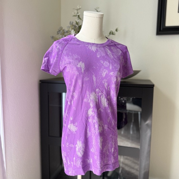 NWOT Lululemon Purple Swiftly Tech Short Sleeve Sport Shirt 2.0 Size 8 - Picture 7 of 8